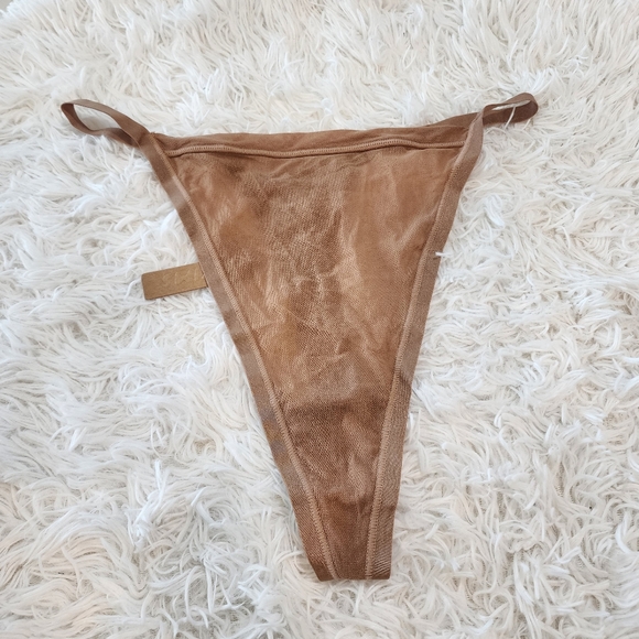 SKIMS Other - Skims SUMMER MESH STRING Thong SIENNA/3X/NWT